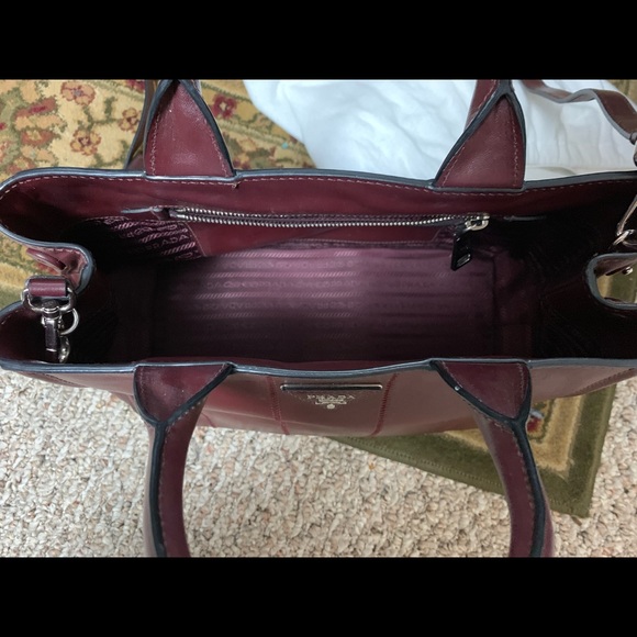 Prada handbag - Picture 5 of 6